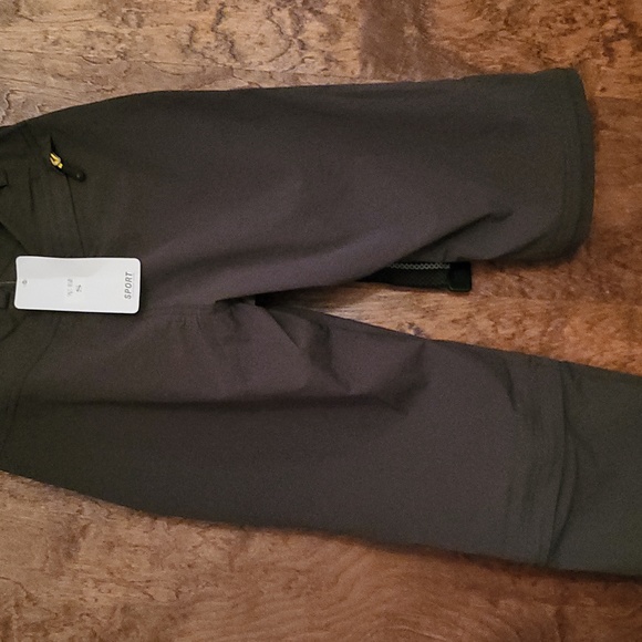 Italian Sports Design Convertible pants/shorts S tags (NWT) - Picture 14 of 16